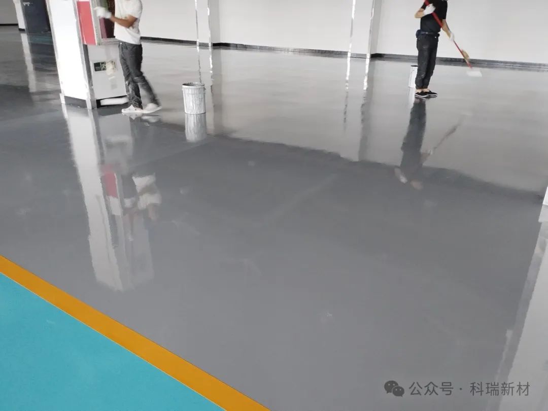 “地坪为什么要做罩光”以及“水性聚氨酯罩光漆能起到什么作用”