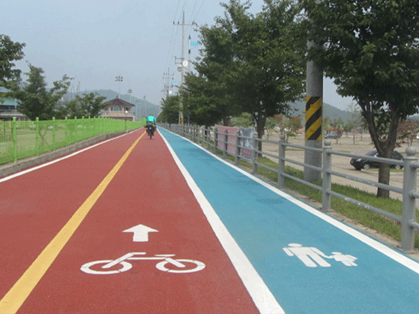 沥青改色-低碳出行自行车专用通道